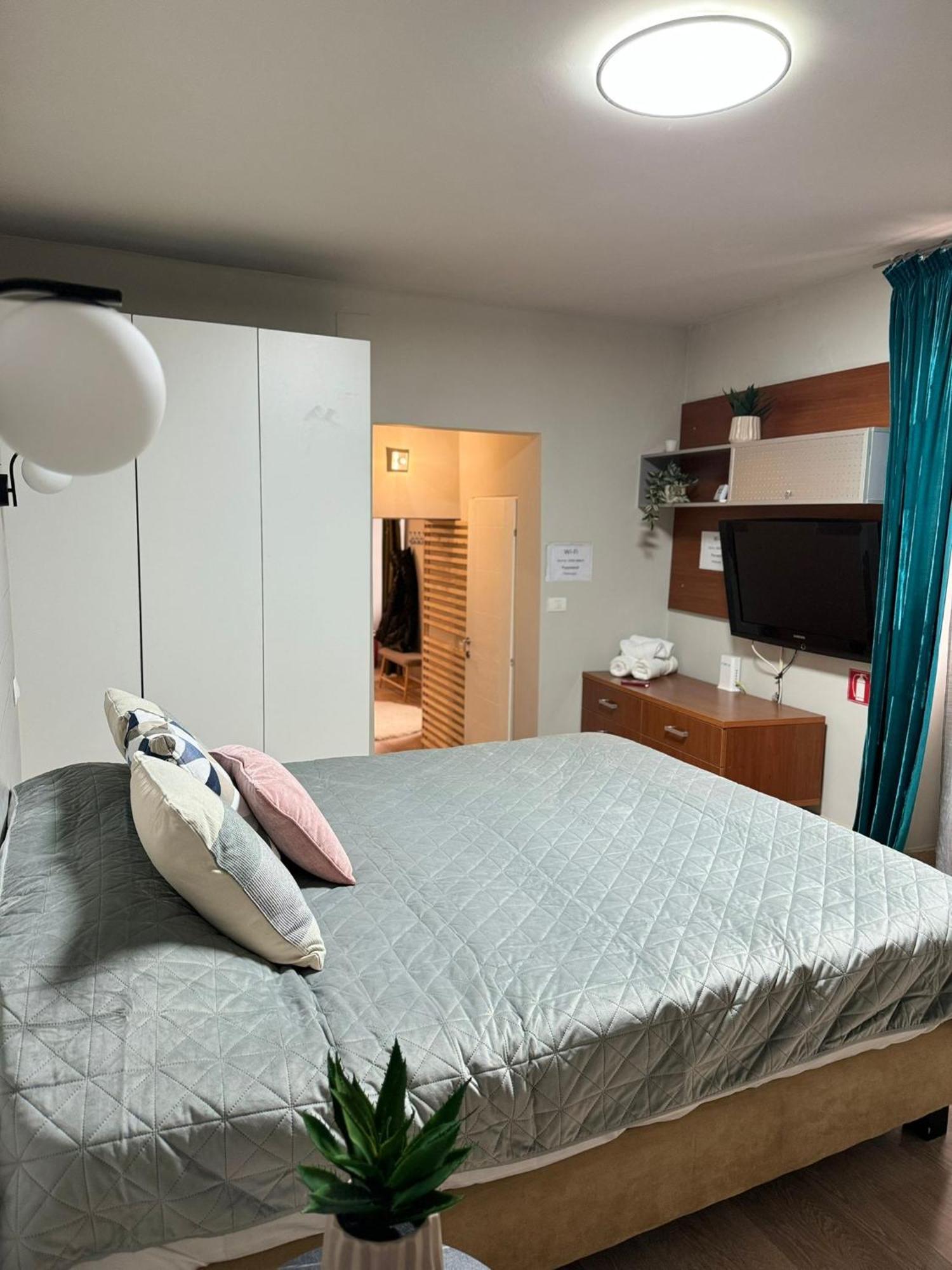 Central Stay Brasov Exterior photo